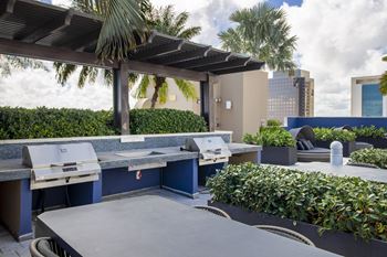 Outdoor grilling kitchen